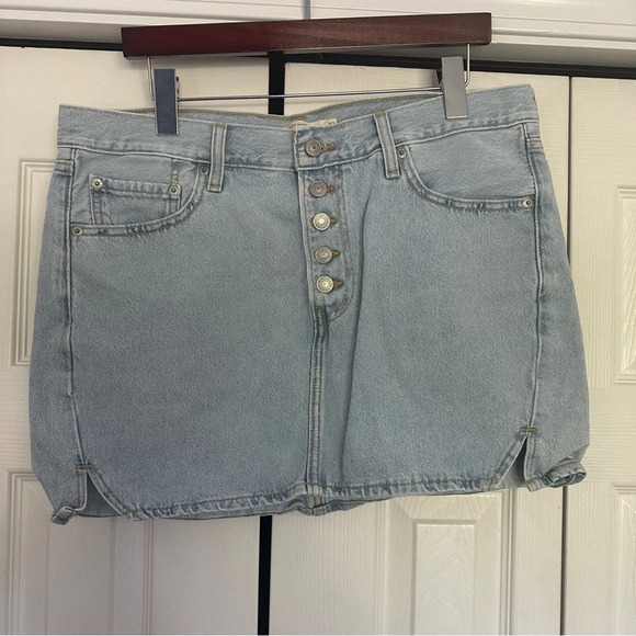 Levi's Icon Button-fly denim mini skirt SIZE 32 - Picture 1 of 5